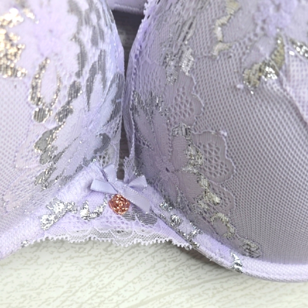 NWT Victoria's Secret Light Purple Lace Bra - Picture 3 of 6